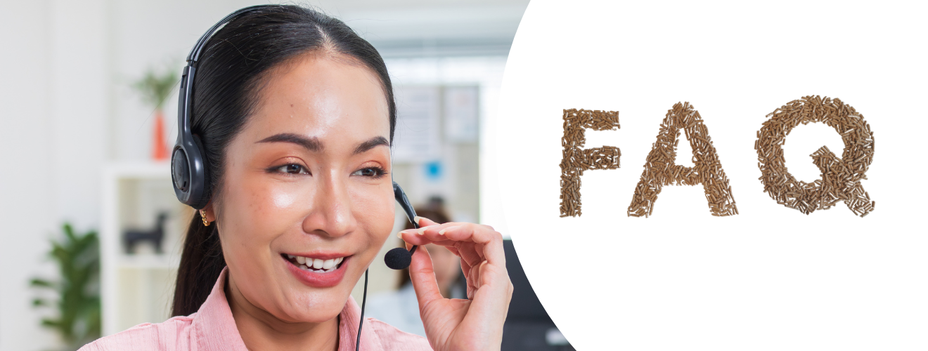 Frau aus dem Kundenservice neben einem aus Pelletsgelegtem Wort FAQ